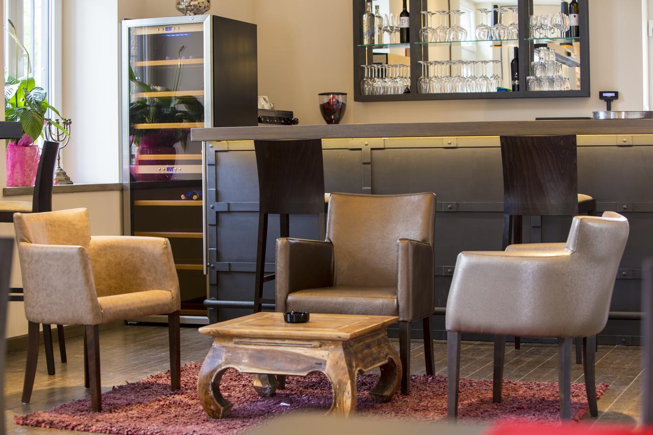 Hotel Stanica Ravno エクステリア 写真