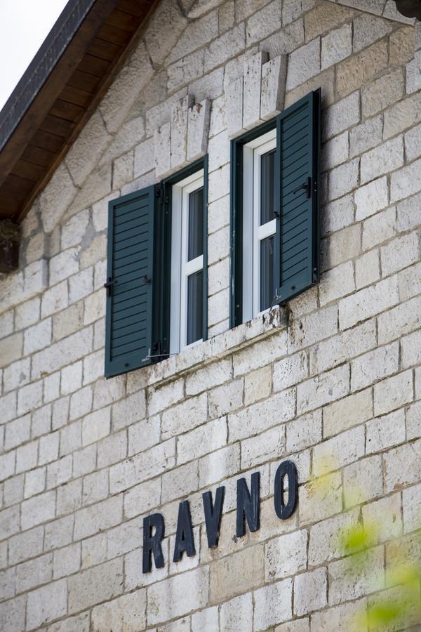 Hotel Stanica Ravno エクステリア 写真