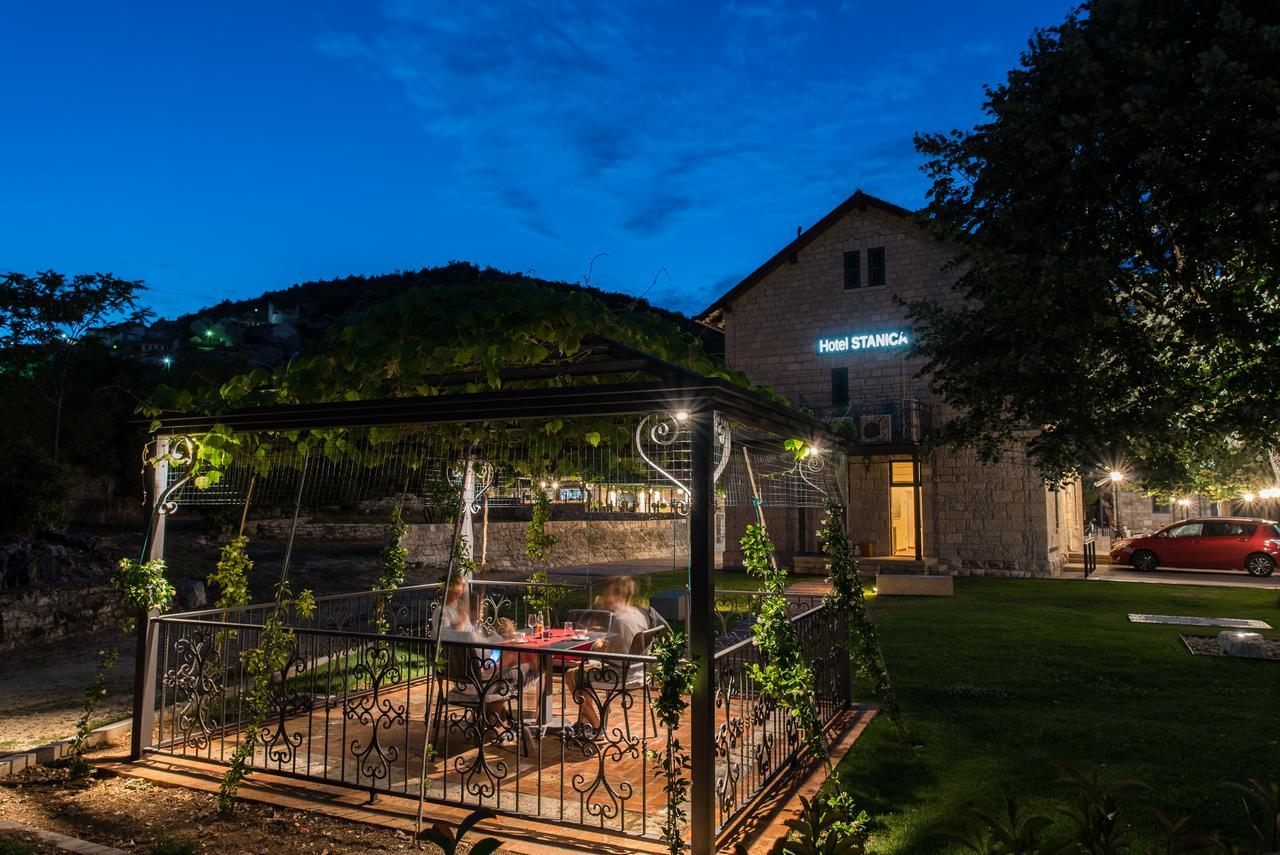 Hotel Stanica Ravno エクステリア 写真