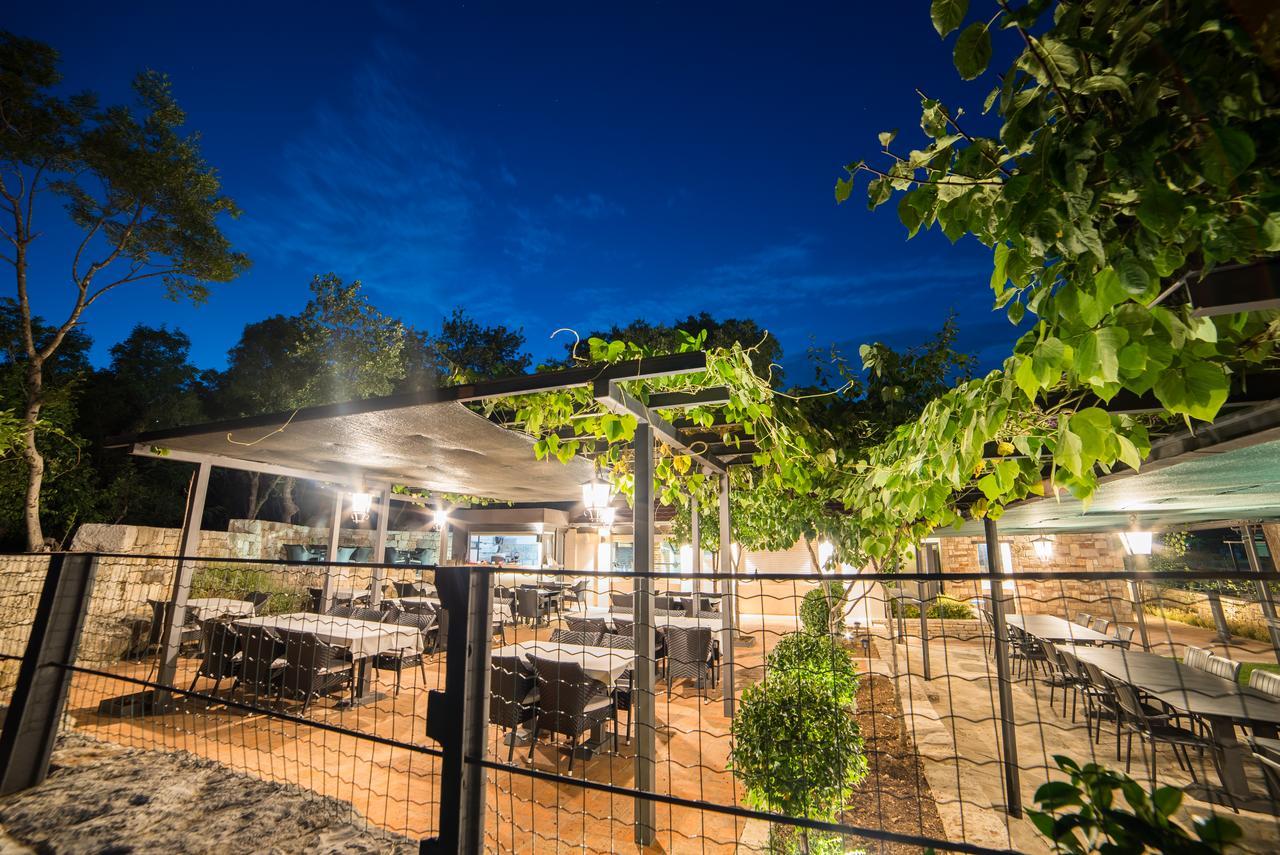 Hotel Stanica Ravno エクステリア 写真